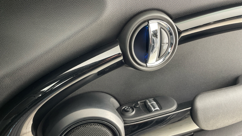 MINI Hatchback 2.0 Cooper S Sport II 3dr Auto [Comfort Pack] Petrol Hatchback